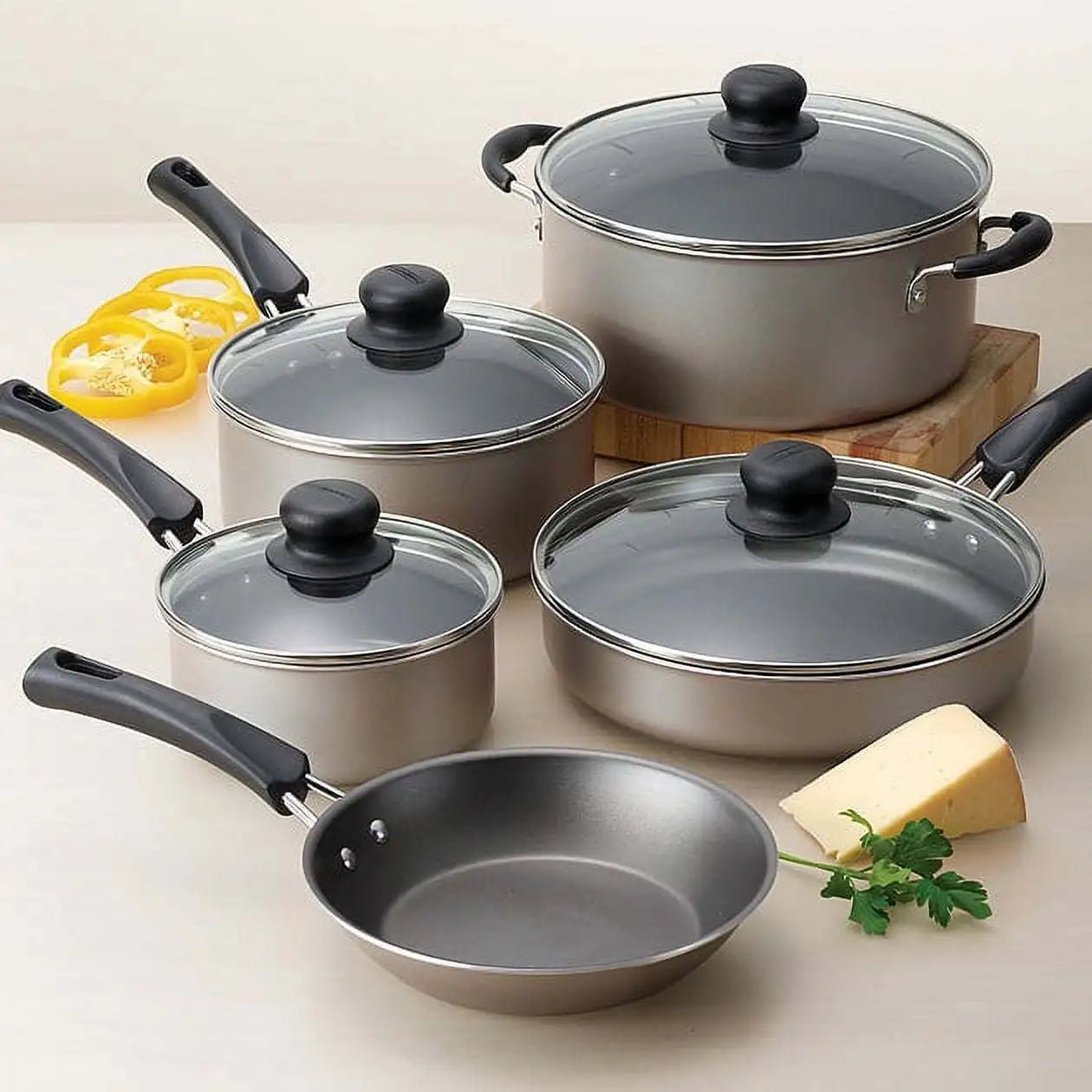 -piece all-round non-stick cookware champagne set lightweight but durable, perfect for kitchen use or as a thoughtful gift
